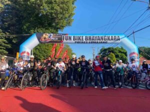 Polres Lumajang Gelar Gowes, Ribuan Pesepeda Sambut Hari Bhayangkara ke – 80